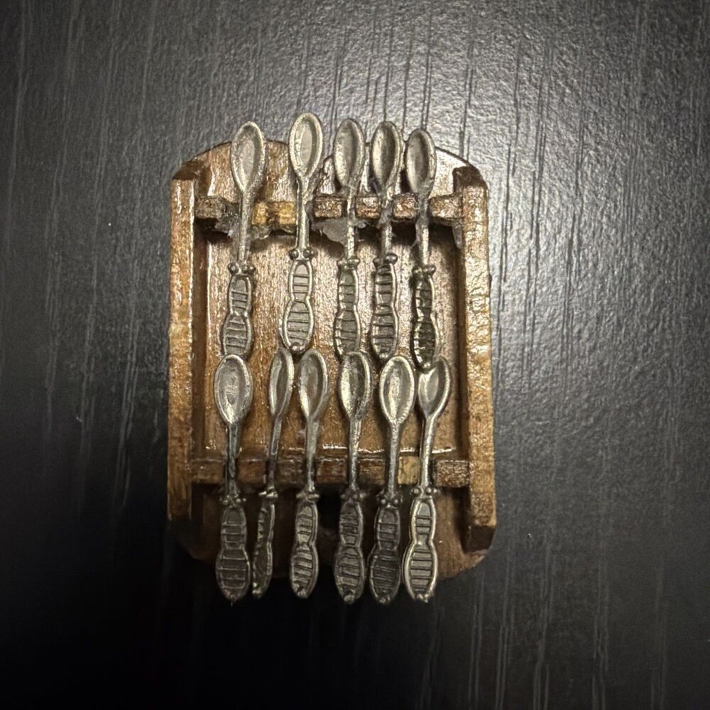 1:12 Dollhouse Spoon Metal Spoon On Wooden Display